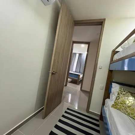 New, Spacious And Comfortable 3bd 1500 Sq Foot Ocean View 514 Apartamento