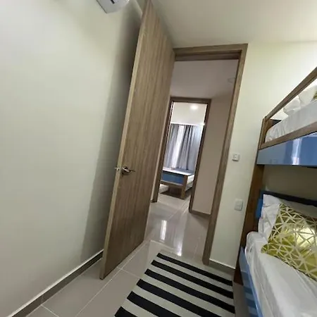 New, Spacious And Comfortable 3bd 1500 Sq Foot Ocean View 514